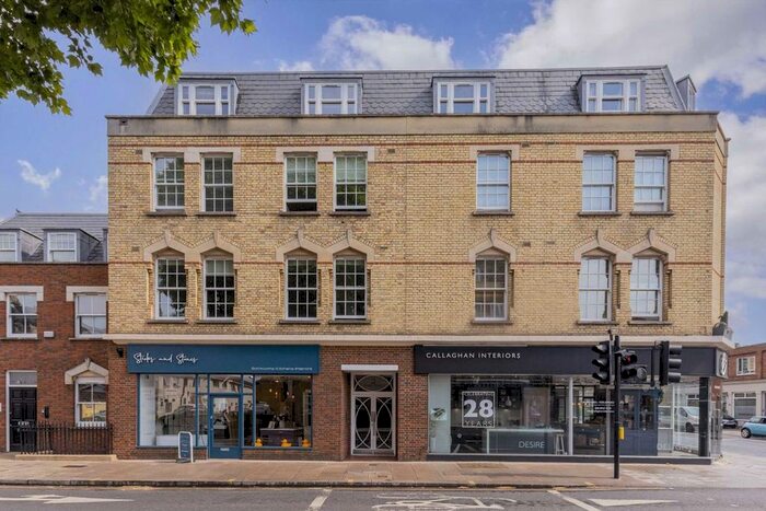 1 Bedroom Flat To Rent In Park Road, Hampton Hill, Hampton, TW12