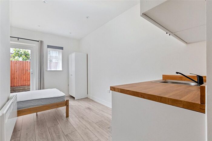 Studio To Rent In Tooting Bec Road, London, SW17