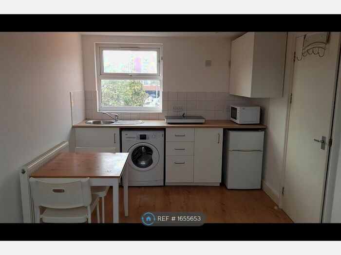 1 Bedroom Flat To Rent In Audrey Road, Ilford, IG1