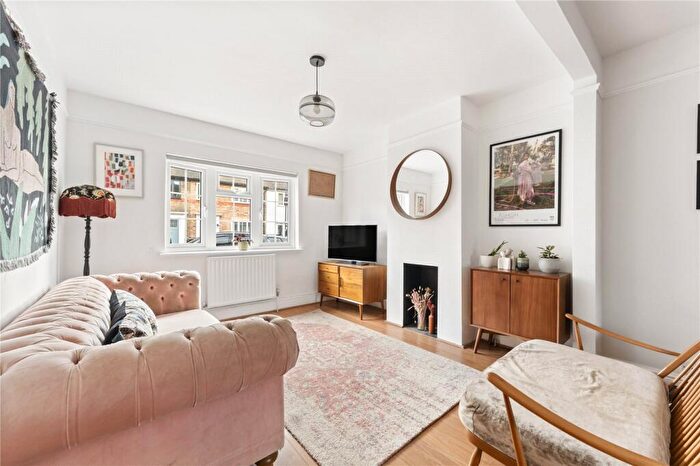 4 Bedroom Terraced House For Sale In Penrhyn Crescent, Walthamstow, London, E17