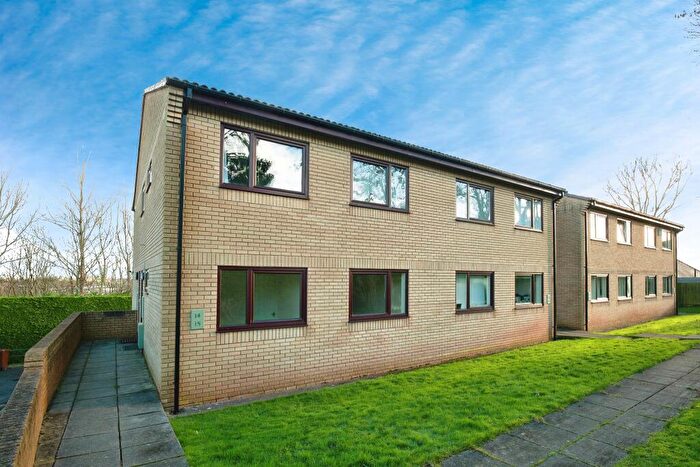 2 Bedroom Flat To Rent In Hollybush Heights, Pentwyn, Cardiff, CF23