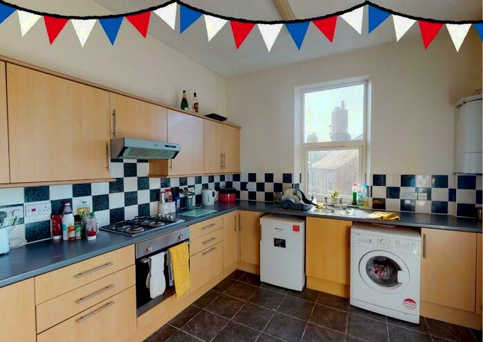 3 Bedroom Terraced House To Rent In Yarborough Road - Student House For /, LN1