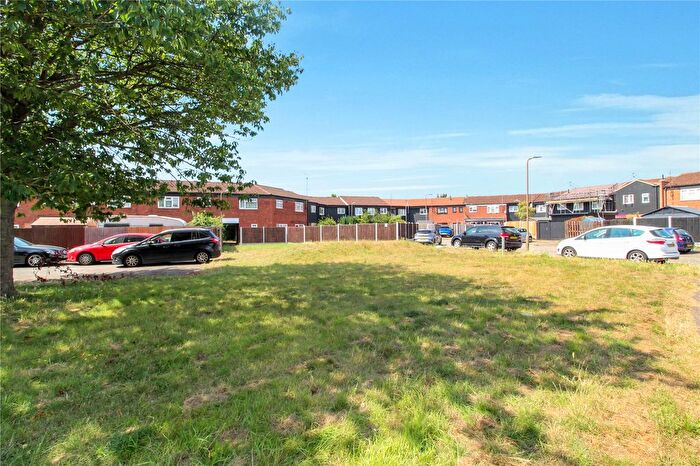 2 Bedroom Flat For Sale In Lundy Close, Southend-On-Sea, Essex, SS2