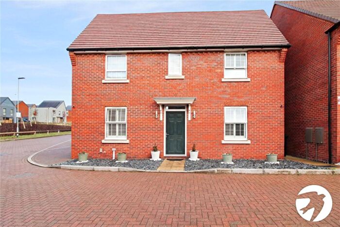 3 Bedroom Detached House To Rent In Freeman Close, Castle Hill, Ebbsfleet Valley, Swanscombe, DA10