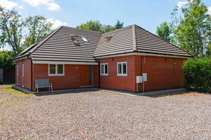 3 Bedroom Detached House To Rent In Stoughton Road, Oadby, Leicester, LE2