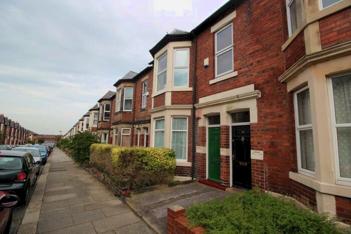 2 Bedroom Flat To Rent In Sandringham Road, South Gosforth, Newcastle Upon Tyne, NE3