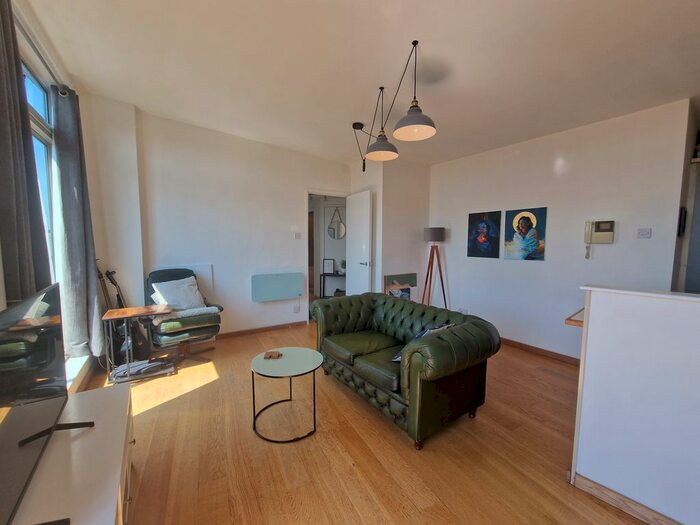 2 Bedroom Flat To Rent In Old Snow Hill, Birmingham, B4