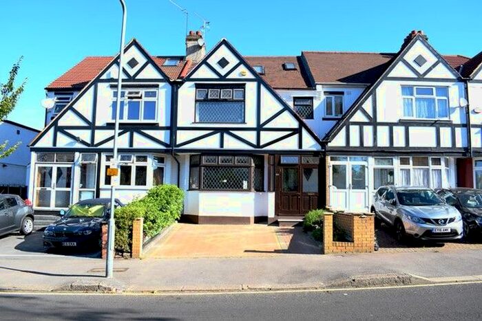 4 Bedroom Terraced House To Rent In Wanstead Lane, Ilford, Essex, IG1