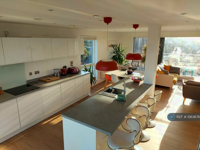 2 Bedroom Penthouse To Rent In Kinsheron Place, East Molesey, KT8