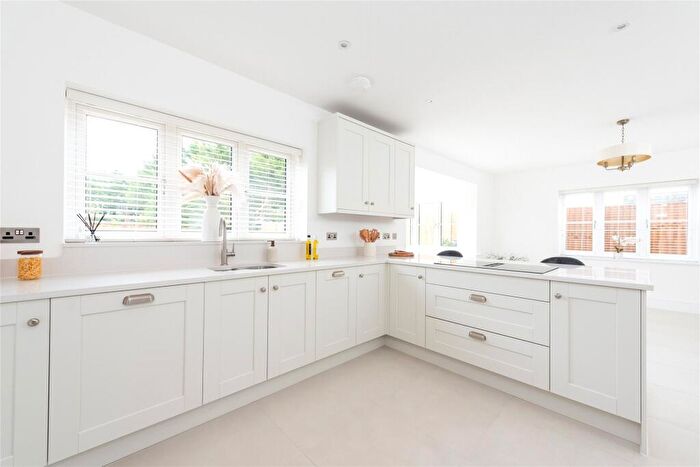 4 Bedroom Detached House For Sale In New Road, Dinton, Aylesbury, Buckinghamshire, HP17
