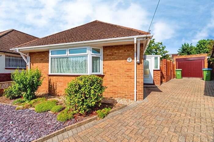 2 Bedroom Detached Bungalow For Sale In Norham Close, Southampton, SO16