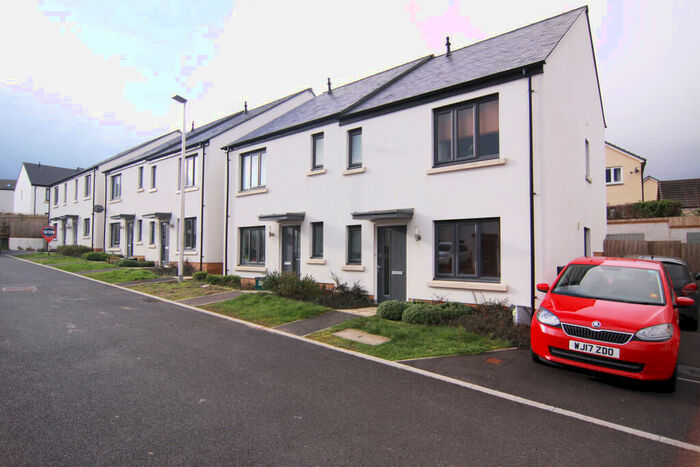 3 Bedroom Semi-Detached House To Rent In Broom Park, Okehampton, EX20