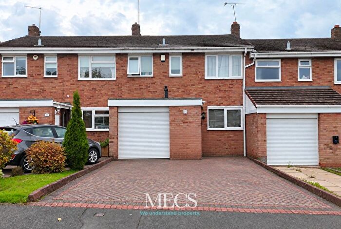 3 Bedroom Terraced House For Sale In Chichester Drive, Quinton, Birmingham, West Midlands, B32