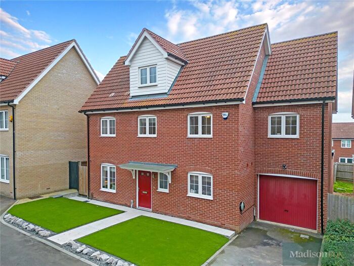 5 Bedroom Detached House For Sale In Tamarind Grove, Chigwell, IG7