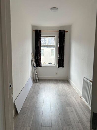 2 Bedroom Flat To Rent In Braemar Road, London, E13
