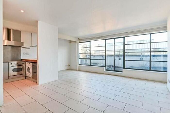 2 Bedroom Property To Rent In Penthouse Apartment, New Wharf Road, London, N1