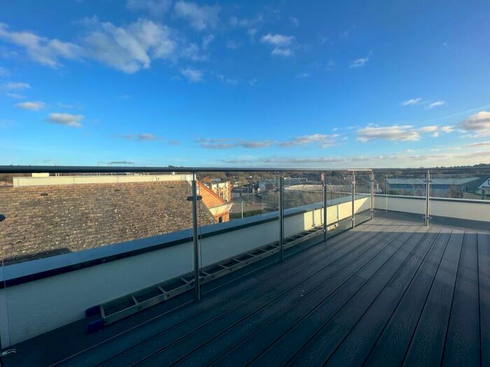 1 Bedroom Apartment To Rent In The Braccans, London Road, RG12