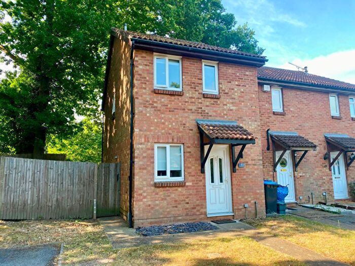 2 Bedroom End Of Terrace House To Rent In Wych Hill Park, Hook Heath, Woking, GU22