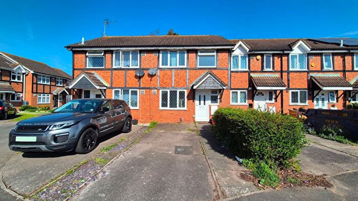 3 Bedroom Terraced House To Rent In Crestwood Way, Hounslow, TW4