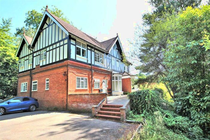 1 Bedroom Apartment To Rent In Woking, GU22