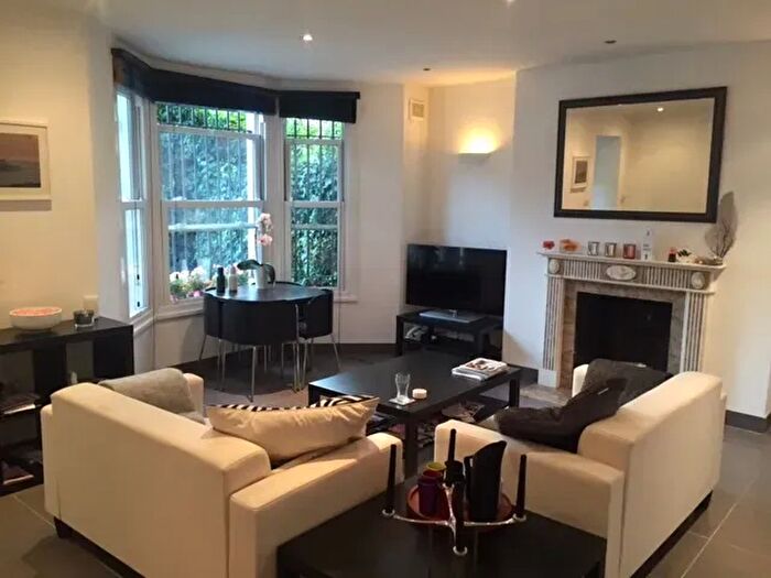 1 Bedroom Flat To Rent In South Lambeth Road, Stockwell, SW8