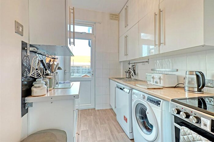 3 Bedroom Terraced House For Sale In Hamstel Road, Southend-on-Sea, Essex, SS2