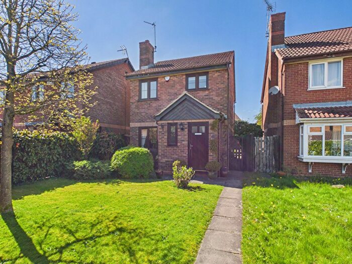 3 Bedroom Detached House For Sale In Sunningdale Close, Kirkby In Ashfield, Nottinghamshire, NG17