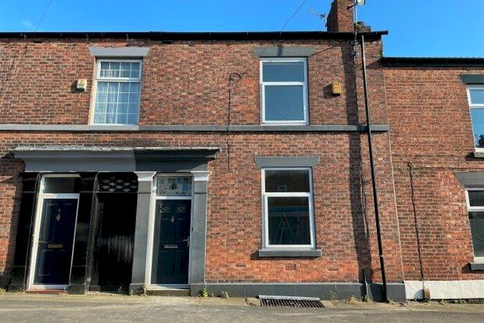 2 Bedroom Property To Rent In Clifton Street, Wigan, WN1
