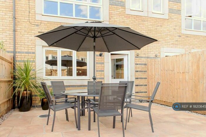 4 Bedroom Terraced House To Rent In Longworth Avenue, Chesterton, Cambridge, CB4