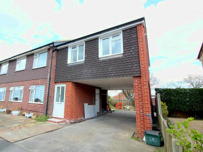 1 Bedroom Flat To Rent In Heights Approach, Upton, Poole BH16