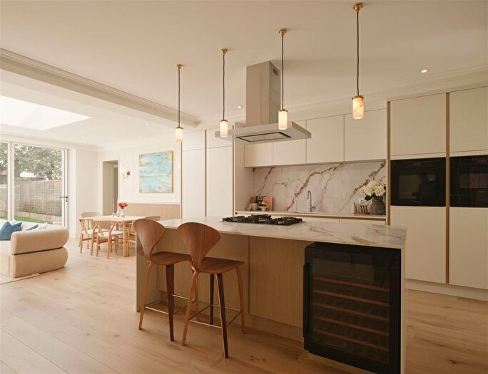 4 Bedroom Property For Sale In St. Quintin Avenue, London, W10