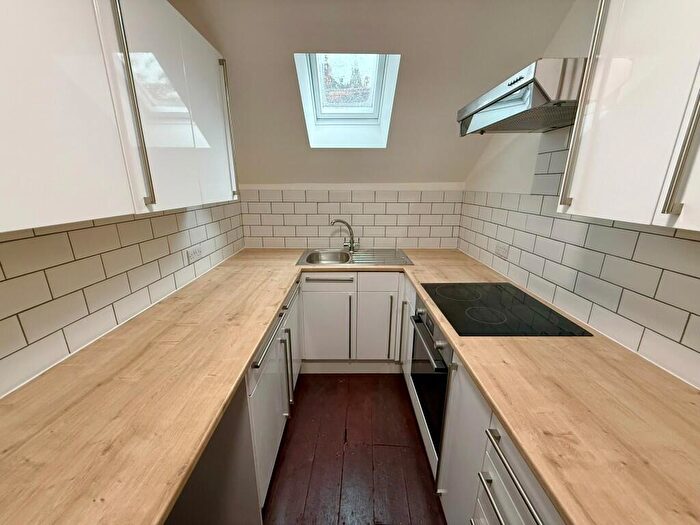 2 Bedroom Flat To Rent In Church Street, Wincanton, Somerset, BA9