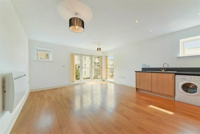 2 Bedroom Flat To Rent In Carmichael Avenue, Ingress Park, Greenhithe, DA9