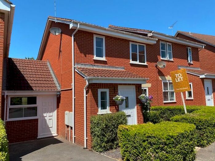 4 Bedroom Semi-Detached House To Rent In Stutts End, Cotford St. Luke, Taunton, TA4