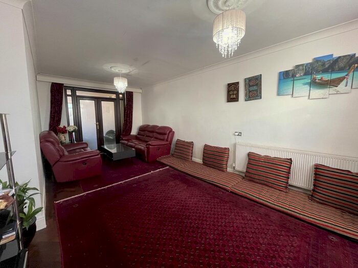 3 Bedroom Semi-Detached House To Rent In Cromwell Road, Hayes, Middlesex, UB3