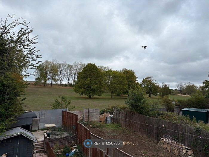 3 Bedroom Terraced House To Rent In Downham Way, Kent, BR1
