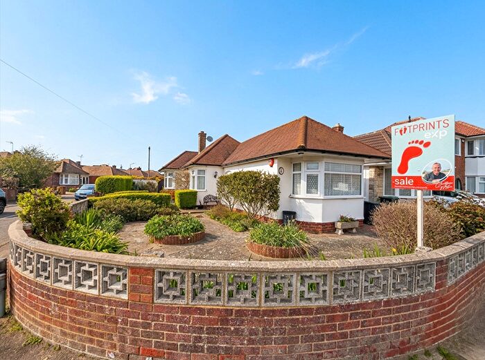 2 Bedroom Bungalow For Sale In Coxes Lane, Ramsgate, CT12