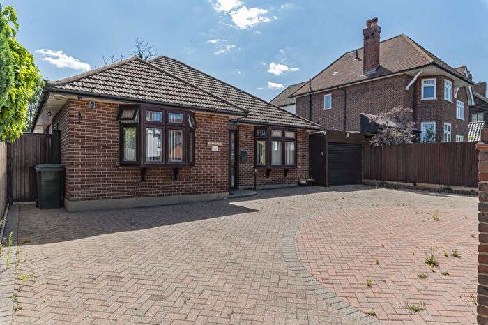 2 Bedroom Bungalow For Sale In Upperton Road, Sidcup, DA14