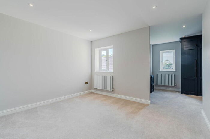 5 Bedroom Detached House For Sale In Highland Place, Minsterworth, Gloucester, GL2