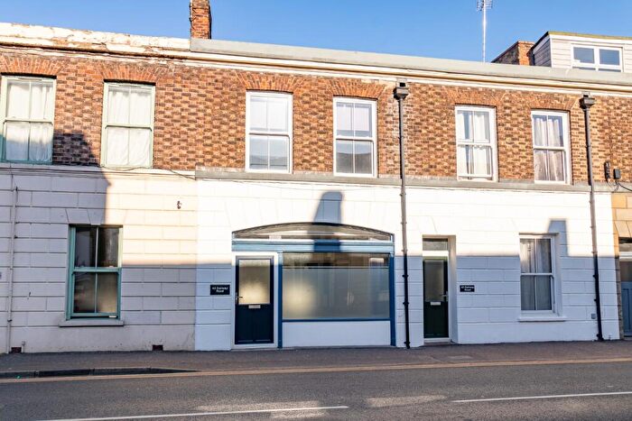 3 Bedroom Terraced House For Sale In Railway Road, King's Lynn, Norfolk, PE30