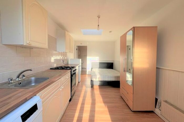 Studio To Rent In Goodall Road, London, E11