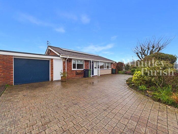 2 Bedroom Bungalow For Sale In Manor Drive, Roydon, IP22