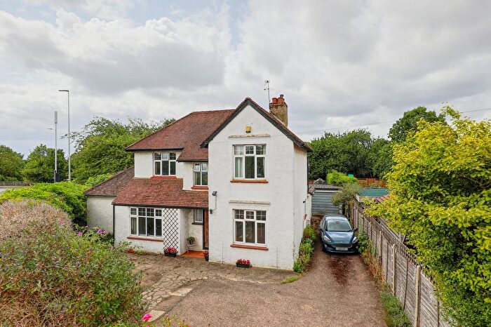 3 Bedroom Detached House For Sale In Westmill Road, Ware, SG12