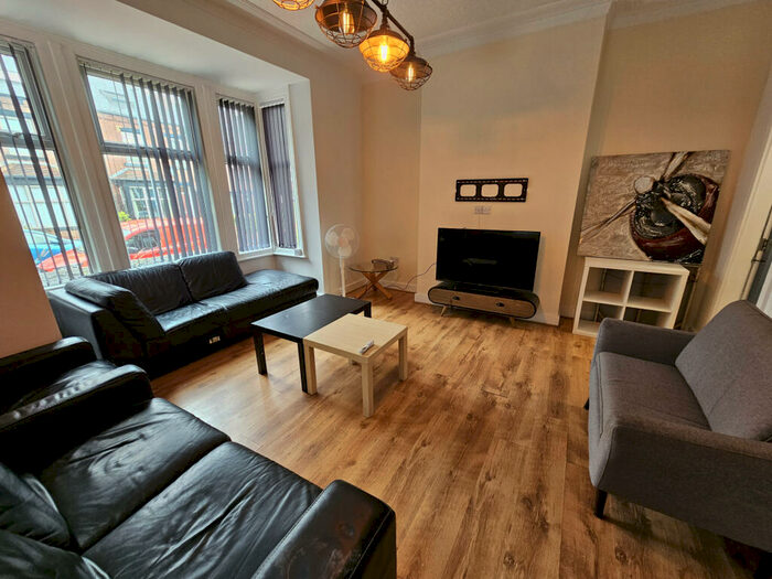 7 Bedroom House To Rent In Stanmore Street, Leeds, LS4