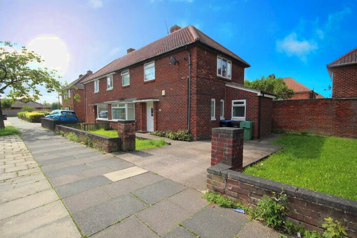 3 Bedroom Semi-Detached House To Rent In Holmwood Avenue, Middlesbrough, North Yorkshire, TS4