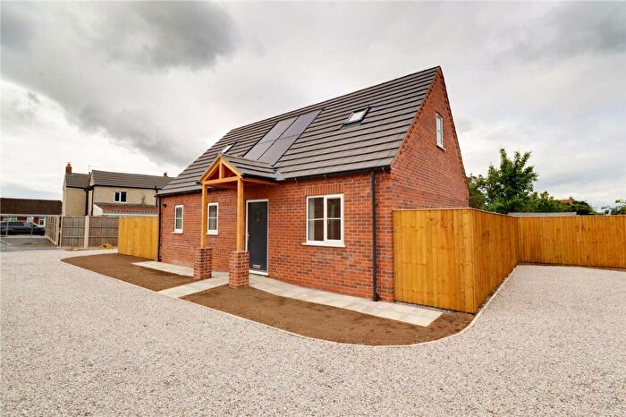 4 Bedroom Detached Bungalow For Sale In Low Cross Street, Crowle, DN17