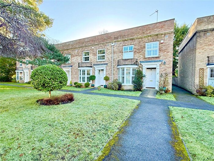 3 Bedroom End Of Terrace House For Sale In Oakwood Road, Highcliffe, Christchurch, Dorset, BH23