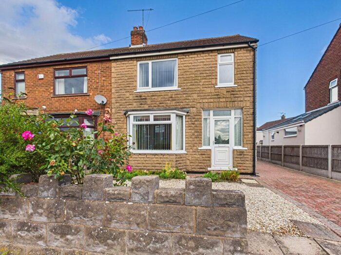 3 Bedroom Semi-Detached House For Sale In Stanley Road, Scunthorpe, DN15