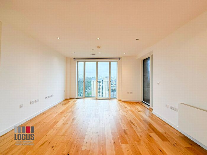 1 Bedroom Flat To Rent In Kimpton Court, Murrain Road, Hackney, N4