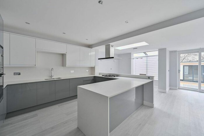 4 Bedroom End Of Terrace House To Rent In Colwood Gardens, Colliers Wood, London, SW19